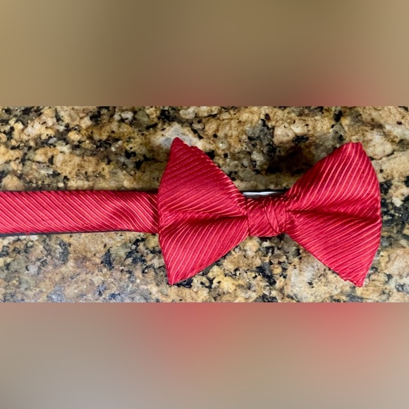 Calvin Klein Red Adjustable Bow Tie Prom Wedding Valentine’s Day GUC - Picture 3 of 6